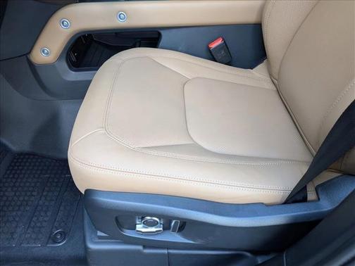 2026 Land Rover Defender P400 X-Dynamic SE