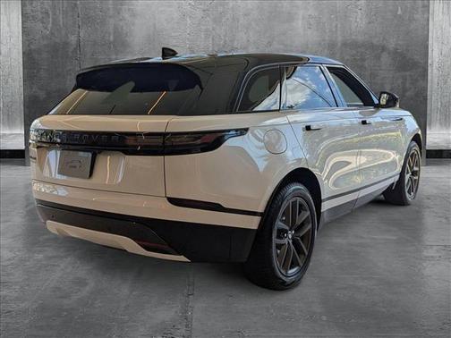 2026 Land Rover Range Rover Velar Dynamic SE