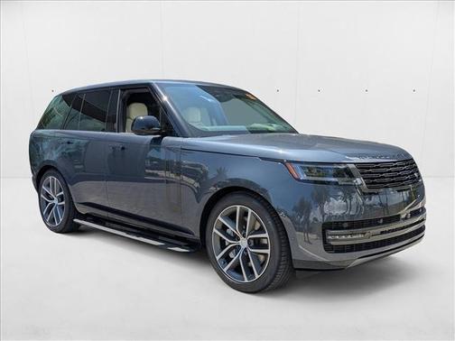 2025 Land Rover Range Rover P550e SE