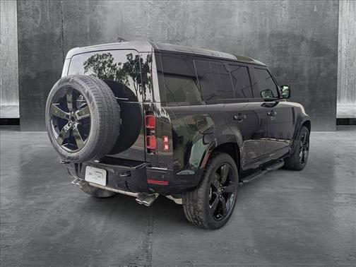 2025 Land Rover Defender 110 P500 X-Dynamic SE