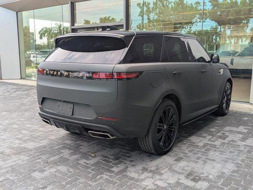 2025 Land Rover Range Rover Sport SE
