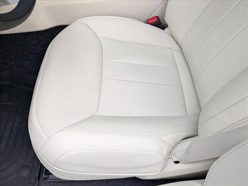 2025 Land Rover Range Rover P400 SE 7 Seat