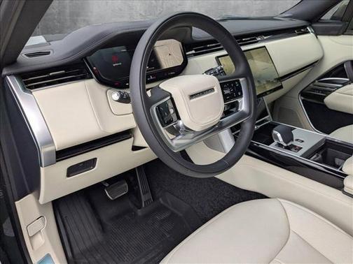 2025 Land Rover Range Rover P400 SE 7 Seat