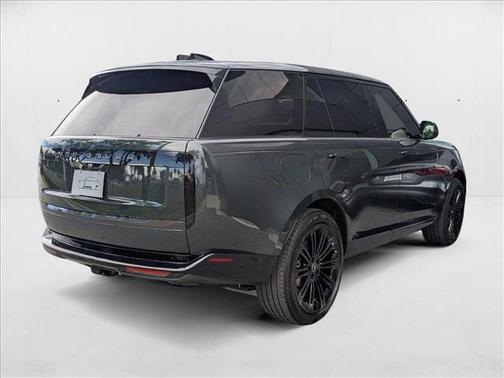 2025 Land Rover Range Rover P400 SE 7 Seat