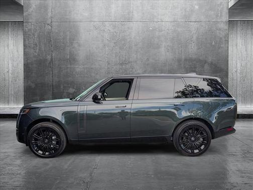 2025 Land Rover Range Rover P400 SE 7 Seat