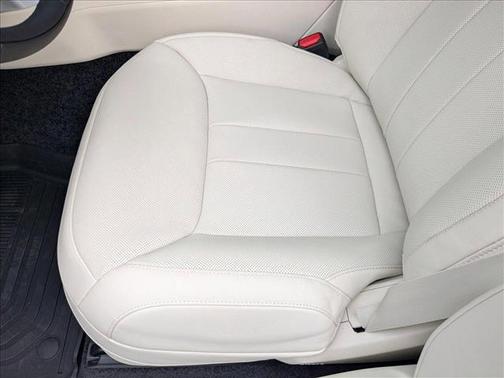 2025 Land Rover Range Rover P400 SE 7 Seat