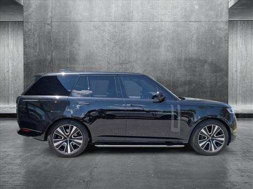 2023 Land Rover Range Rover P530 SE