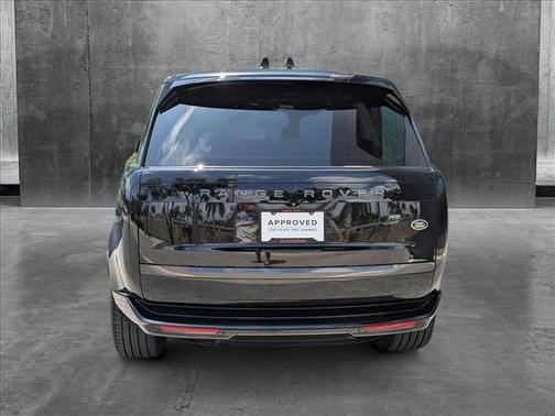 2023 Land Rover Range Rover P530 SE