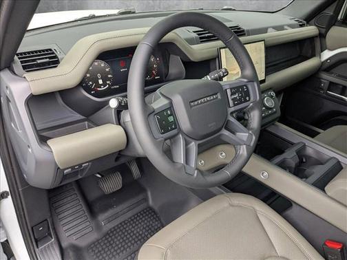2025 Land Rover Defender 110 P400 X-Dynamic SE