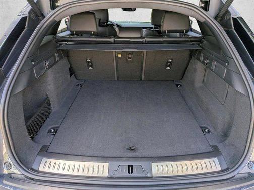 Varesine Blue Metallic 2026 Land Rover Range Rover Velar P250 S