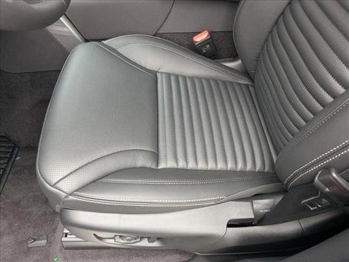 2025 Land Rover Discovery P300 S