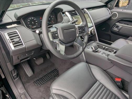 2025 Land Rover Discovery P300 S