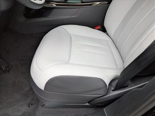 Santorini Black Metallic 2026 Land Rover Range Rover Sport SE