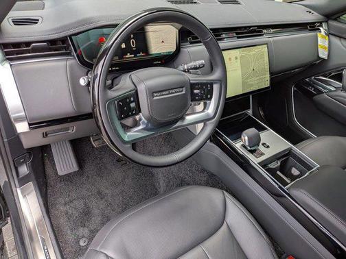 2026 Land Rover Range Rover P530 SE 7 Seat