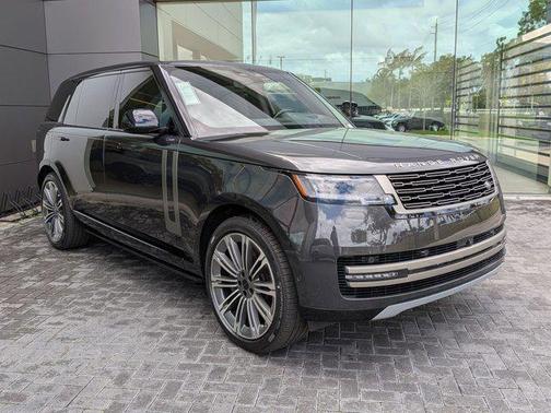 2026 Land Rover Range Rover P530 SE 7 Seat