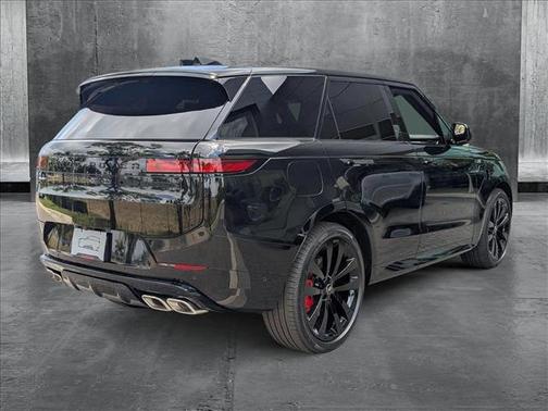 2025 Land Rover Range Rover Sport SE