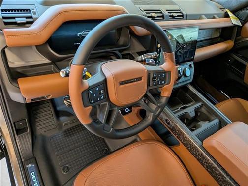 2026 Land Rover Defender P635 OCTA