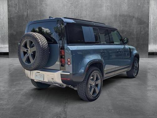 2025 Land Rover Defender 110 P400 S