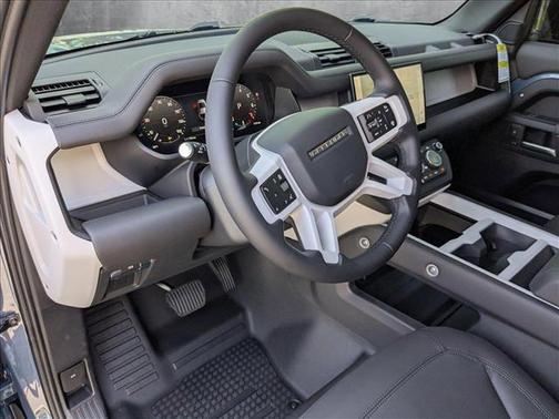 2025 Land Rover Defender 110 P400 S