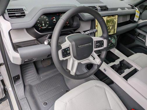 2026 Land Rover Defender P400 X-Dynamic SE