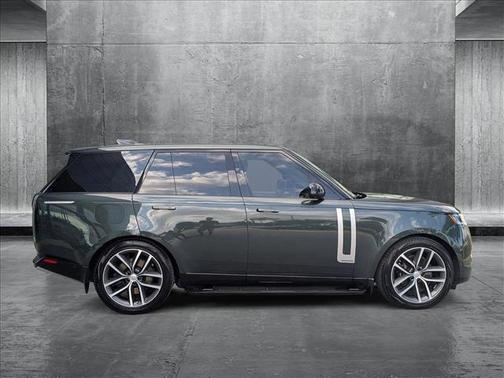 2025 Land Rover Range Rover P550e Autobiography