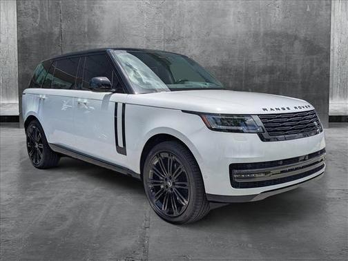2025 Land Rover Range Rover P400 SE 7 Seat