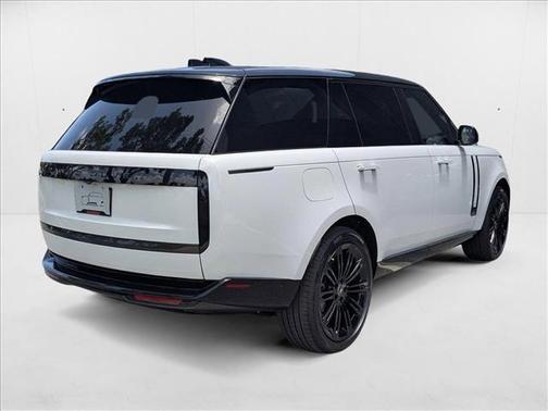 2025 Land Rover Range Rover P400 SE 7 Seat