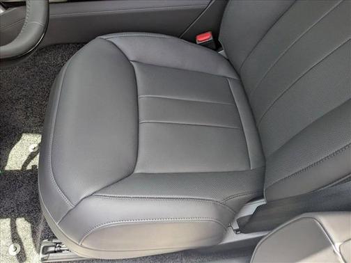 2025 Land Rover Range Rover P400 SE 7 Seat