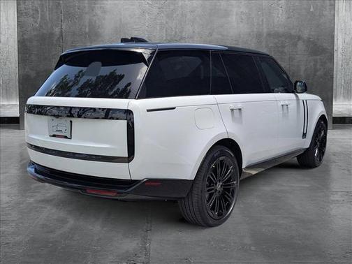2025 Land Rover Range Rover P400 SE 7 Seat