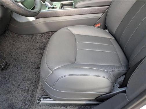 Fuji White 2026 Land Rover Range Rover P400 SE 7 Seat