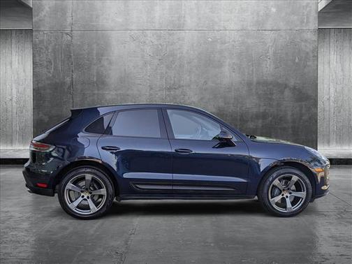 2022 Porsche Macan Base