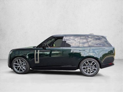 British Racing Green SV Bespoke Ultra Met Gloss 2026 Land Rover Range Rover P400 SE