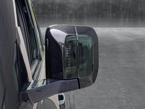 2023 Land Rover Defender 110 V8