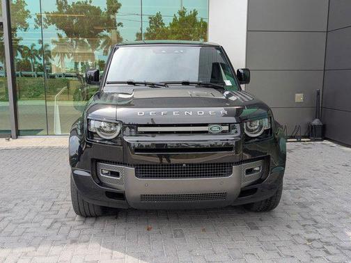 2023 Land Rover Defender 110 V8