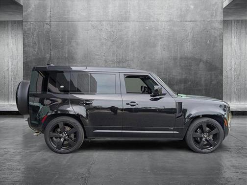 2023 Land Rover Defender 110 V8