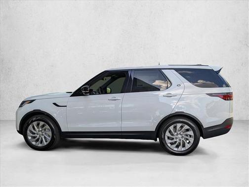 Fuji White 2026 Land Rover Discovery S