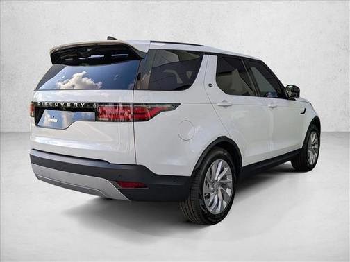 Fuji White 2026 Land Rover Discovery S