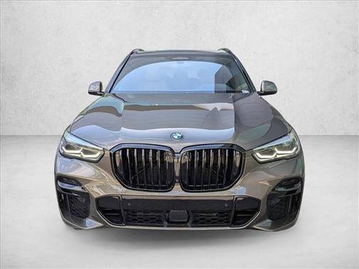 Manhattan Green Metallic 2023 BMW X5 sDrive40i
