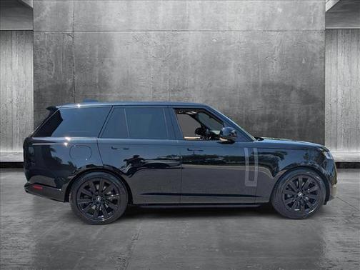 2025 Land Rover Range Rover P550e Autobiography