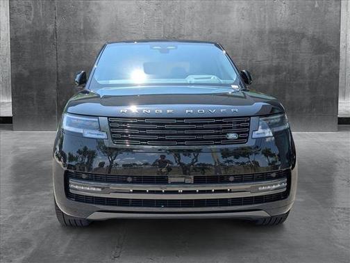 2025 Land Rover Range Rover P550e Autobiography