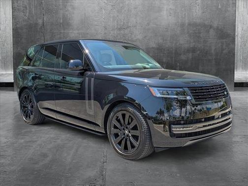 2025 Land Rover Range Rover P550e Autobiography