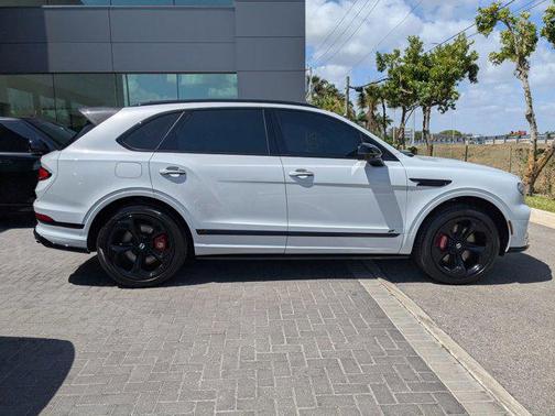 2022 Bentley Bentayga V8
