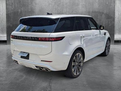 2025 Land Rover Range Rover Sport SE