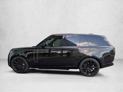 Santorini Black Metallic 2026 Land Rover Range Rover P550e SE