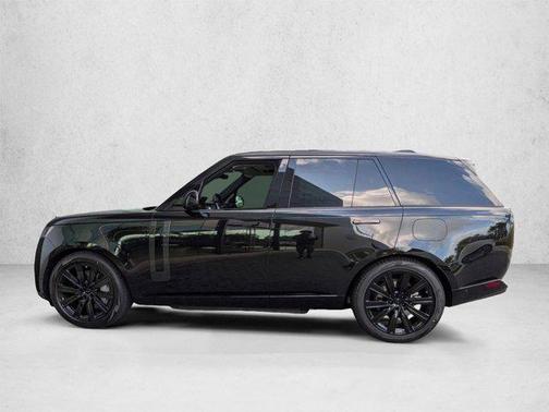 Santorini Black Metallic 2026 Land Rover Range Rover P550e SE