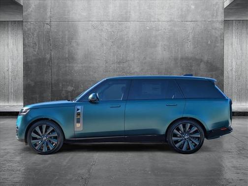 2025 Land Rover Range Rover P615 SV