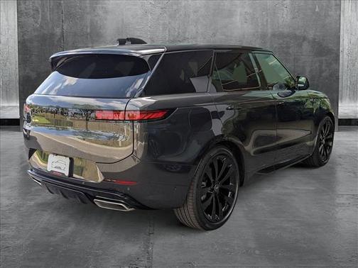 2025 Land Rover Range Rover Sport SE