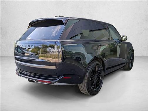 Santorini Black Me 2024 Land Rover Range Rover P530 SE