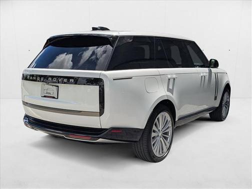 2025 Land Rover Range Rover P400 SE 7 Seat