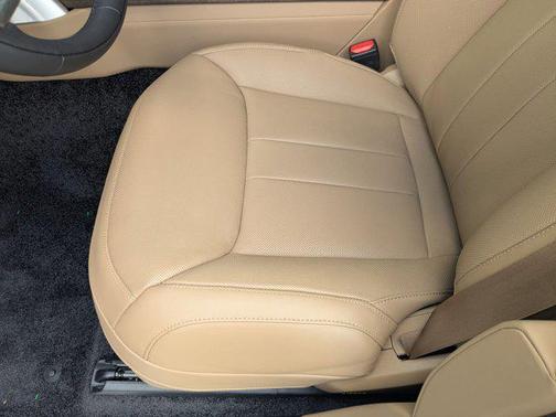 2025 Land Rover Range Rover P400 SE 7 Seat